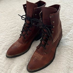 Womens Abilene lace up packer boots size 8.5